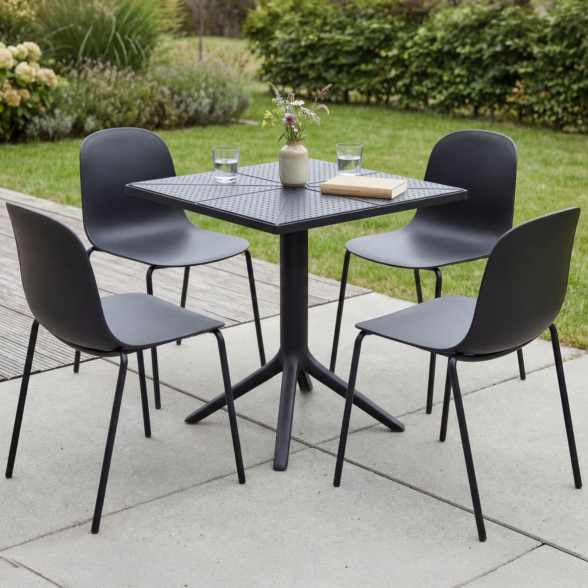 Conjunto de muebles de jardin Nerra con 4 sillas
