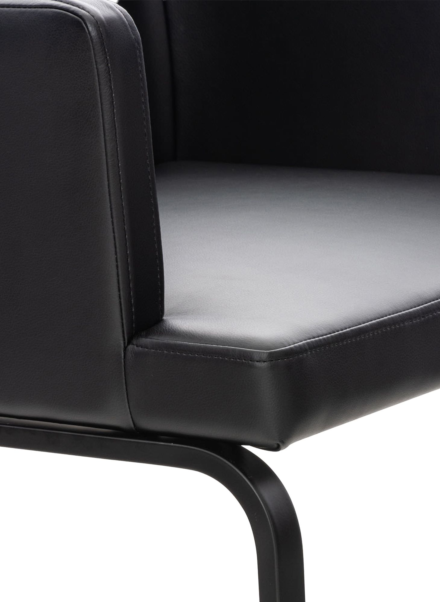 Silla de comedor Zavor en cuero sintético: diseño moderno y fácil de limpiar, ideal para cualquier hogar