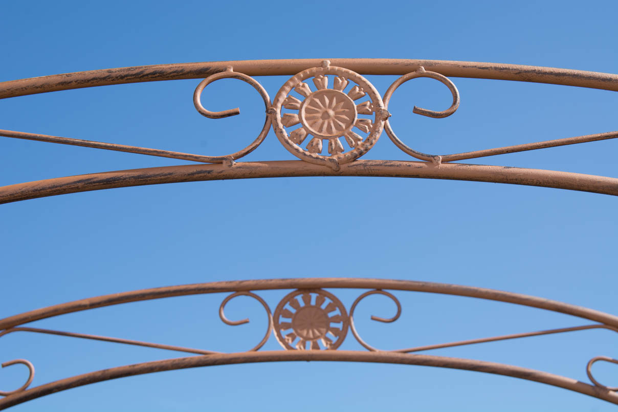 Arco de Jardín con Puerta Melissa