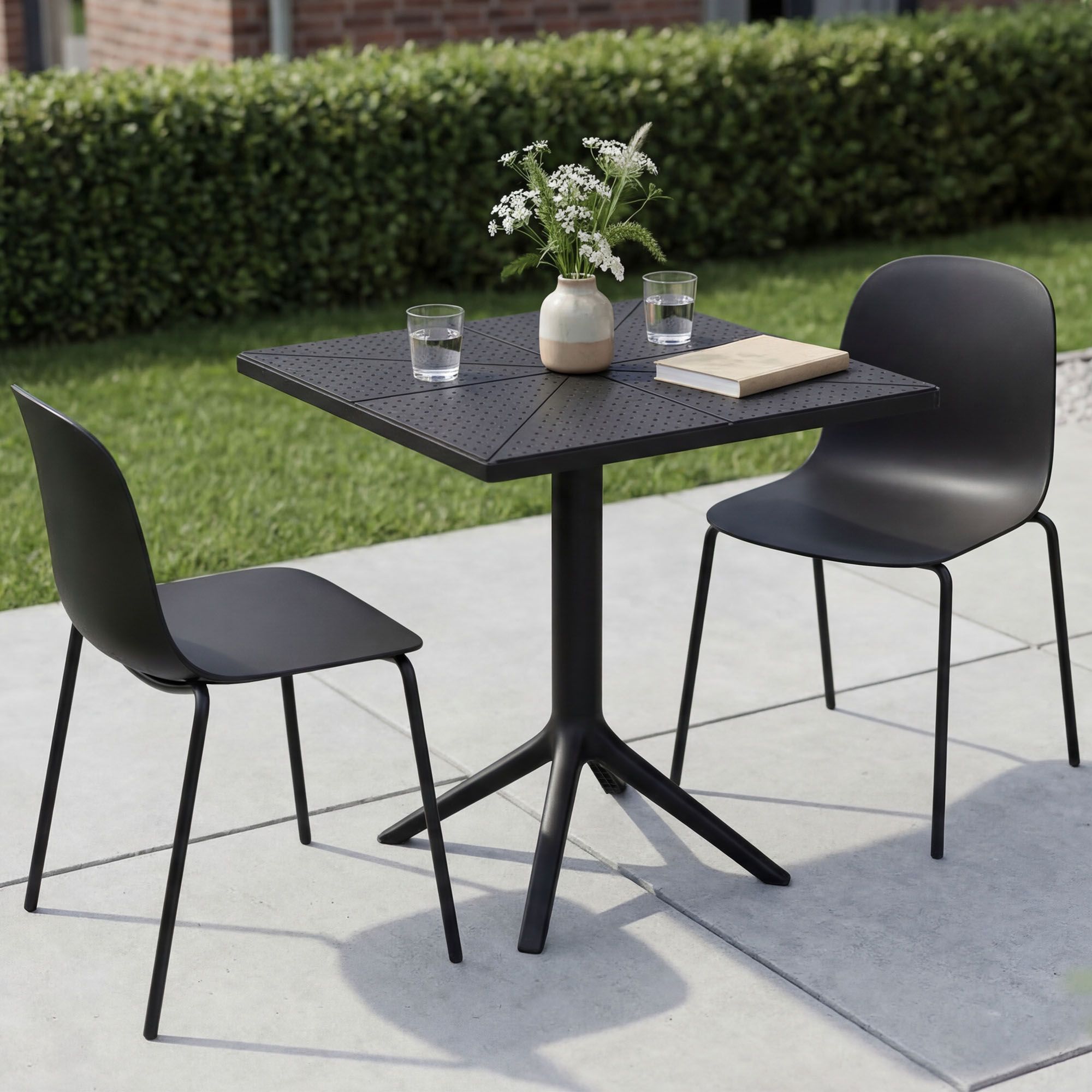 Conjunto de jardin Nerra con 2 sillas