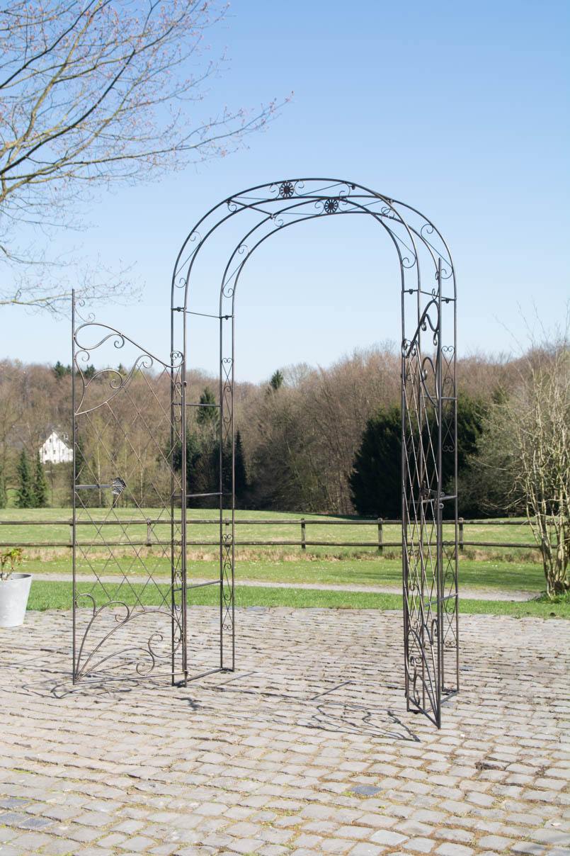 Arco de Jardín con Puerta Melissa