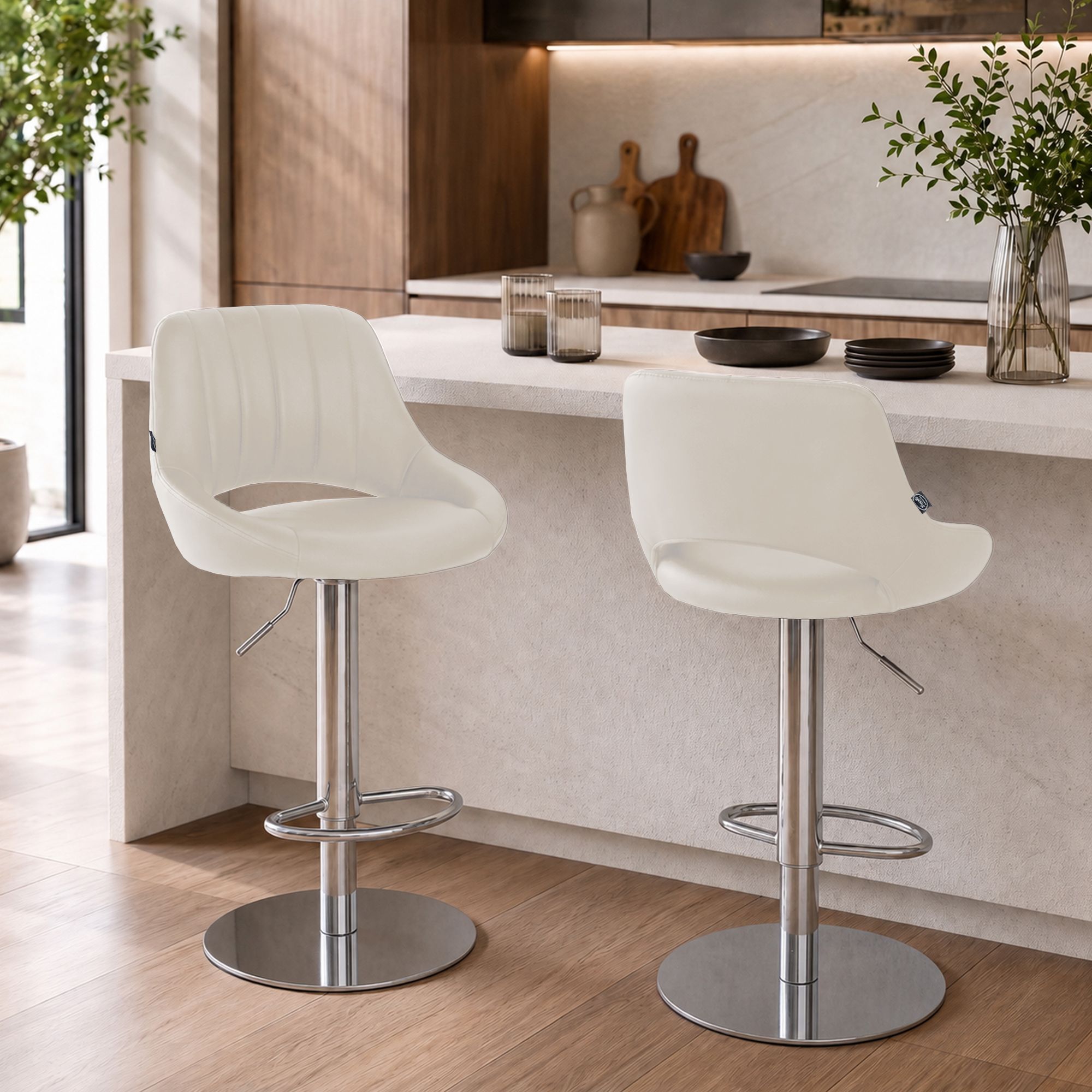 Taburete de bar Milet con estructura resistente cromada