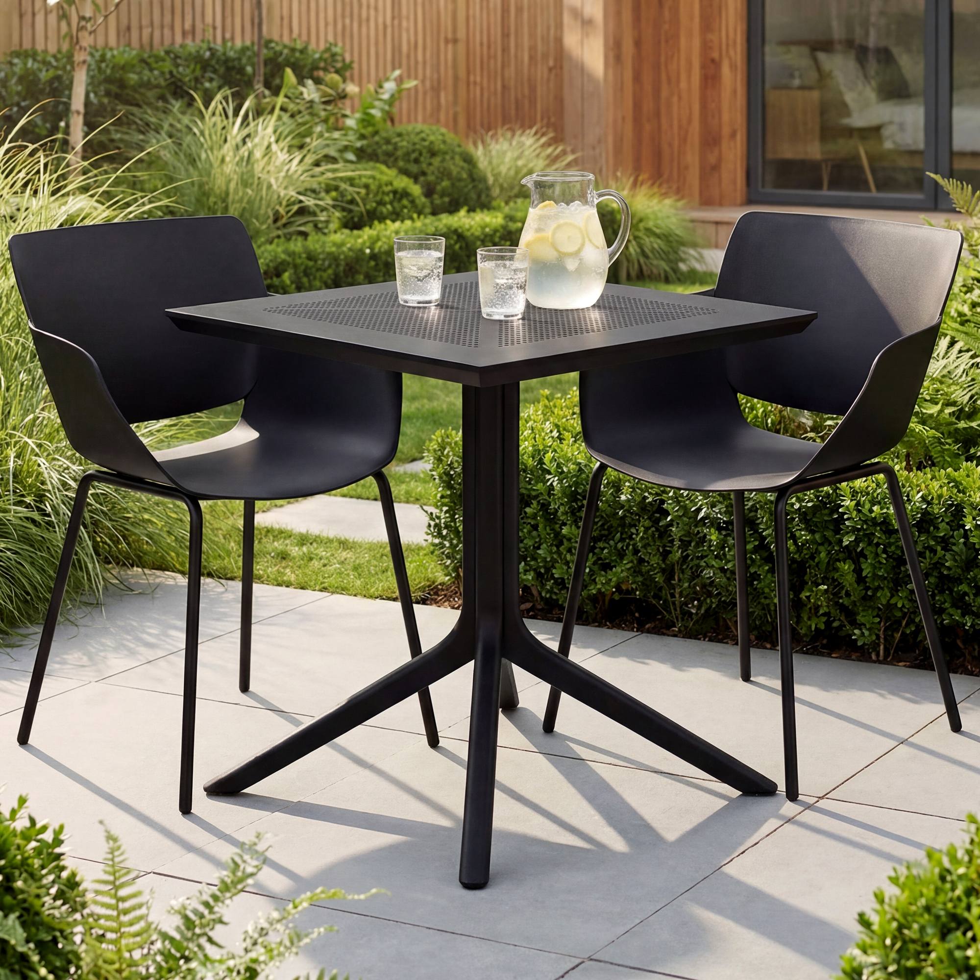Conjunto de jardin Lirra con 2 sillas