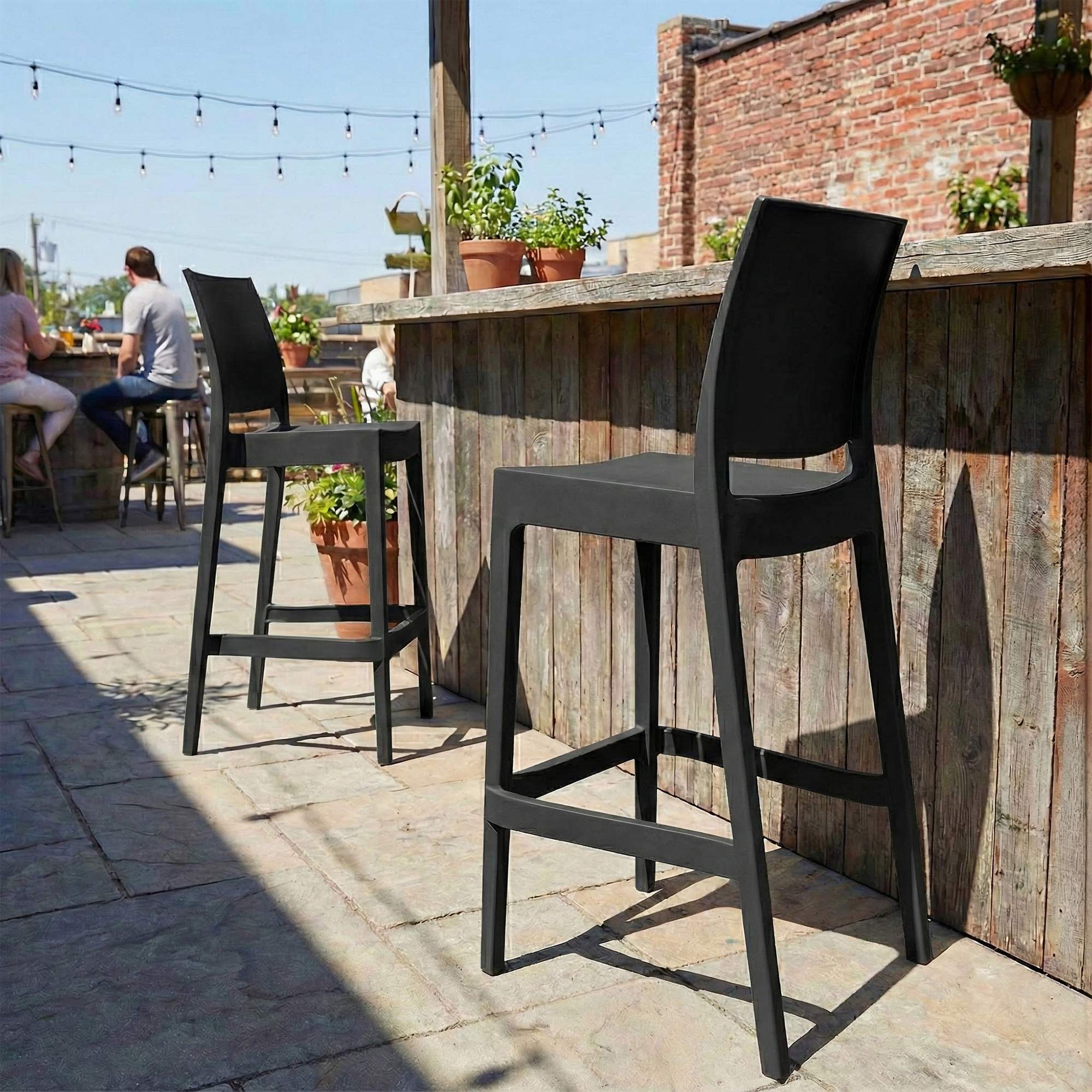 Taburete de bar Flamur - Silla alta de diseño moderno con protector de suelo y fácil montaje
