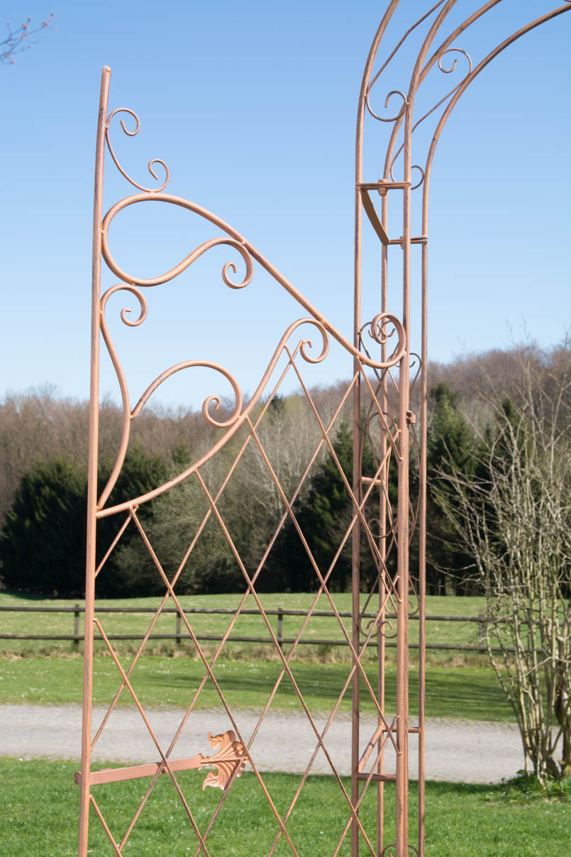Arco de Jardín con Puerta Melissa