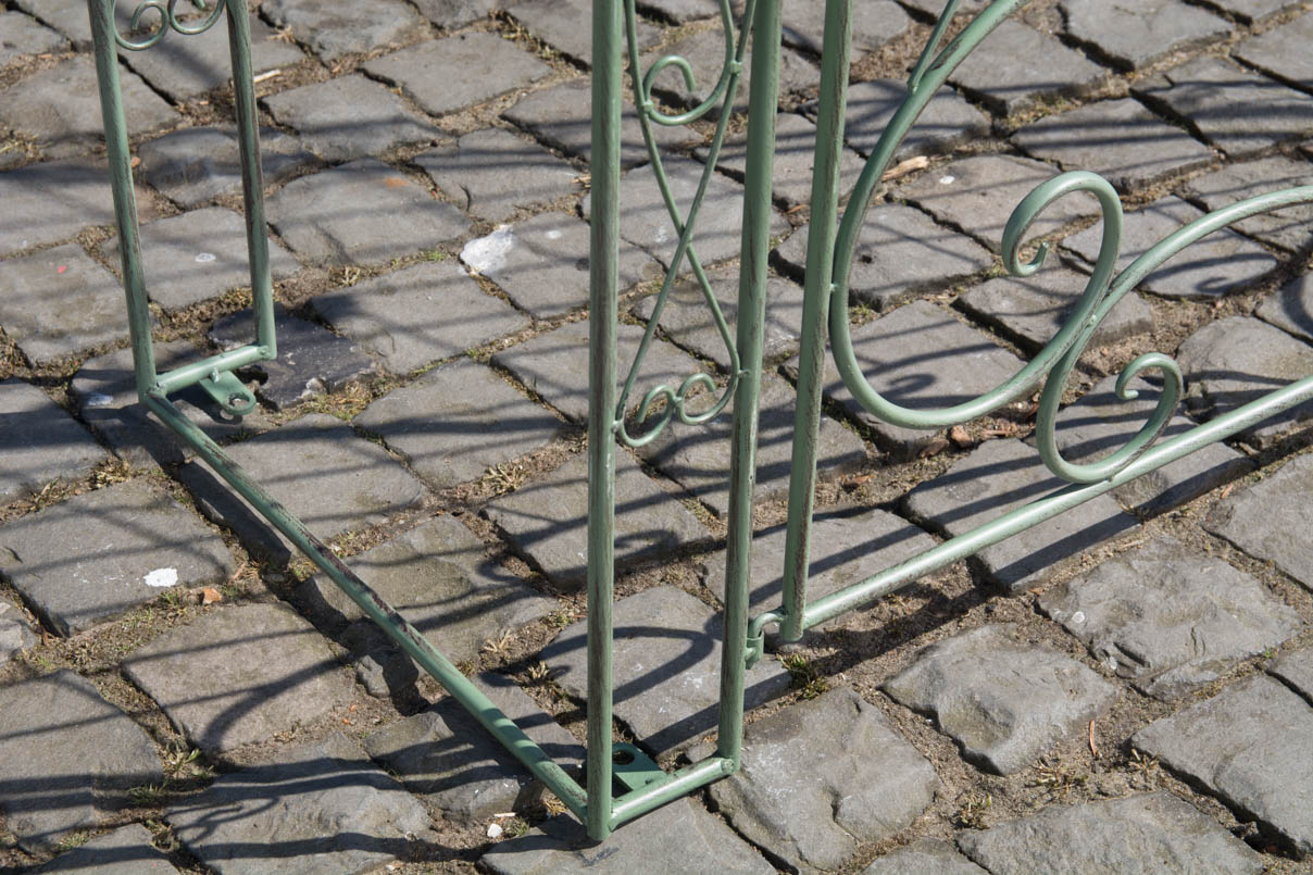 Arco de Jardín con Puerta Melissa